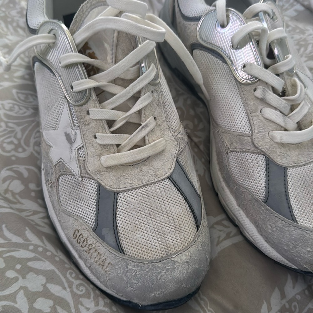 Not new worn need gone this is golden goose 100% real and can be worn.